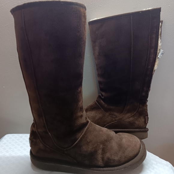 Brown Suede Knee-High Boots UGG boots - Picture 1 of 7